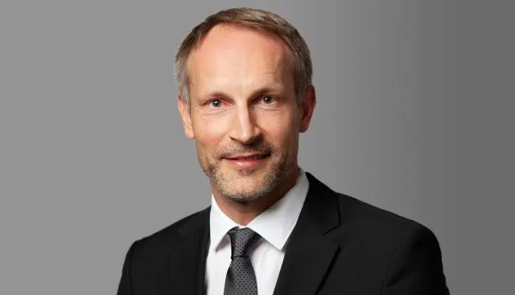 Prof. Thomas Straub